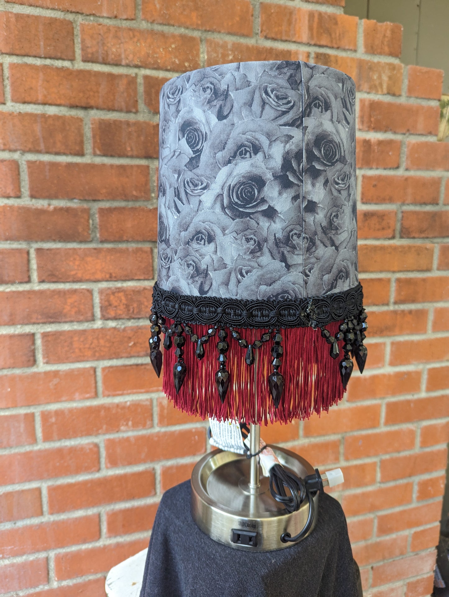 Classic Roses Table Lamp