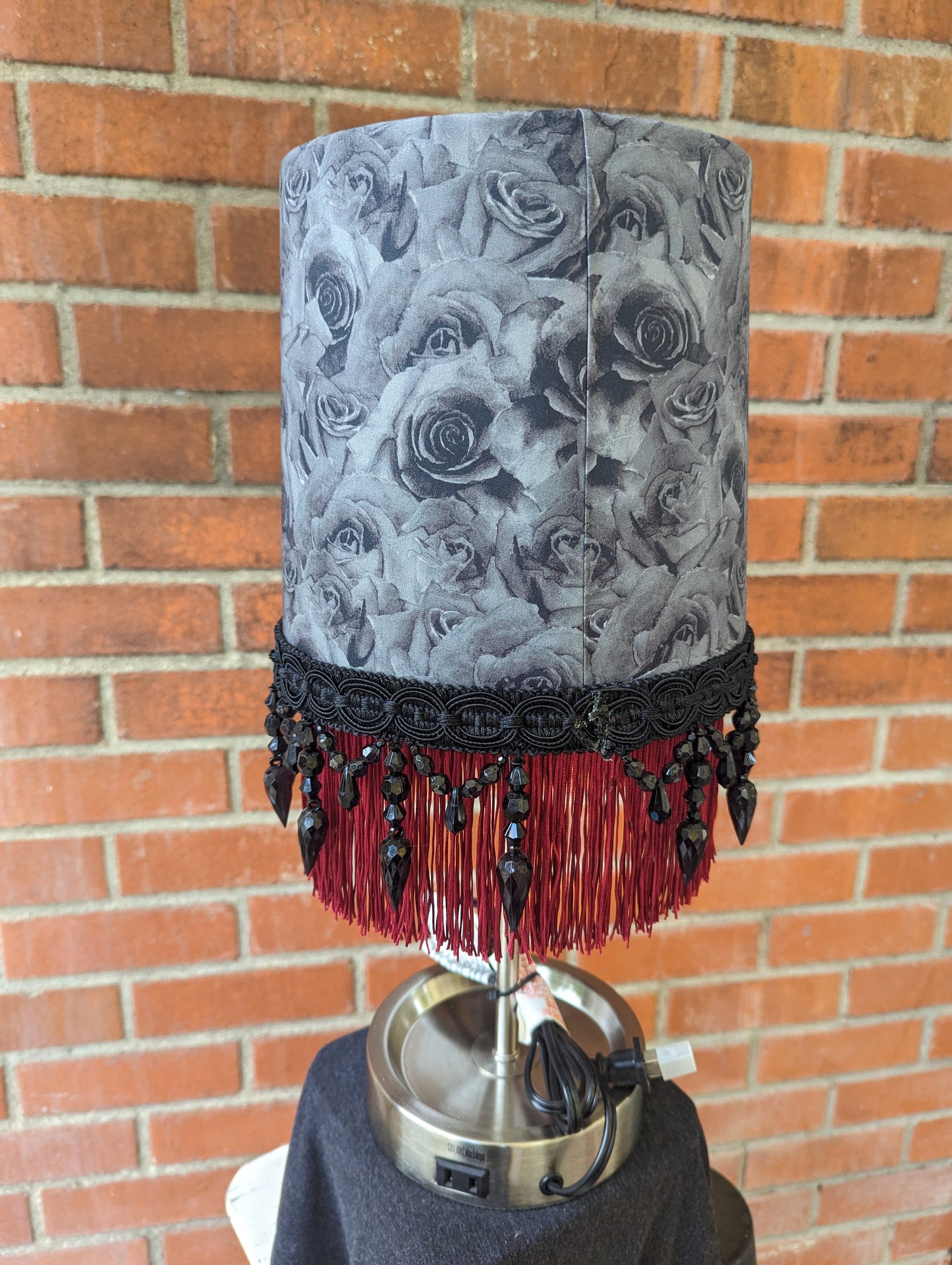 Classic Roses Table Lamp